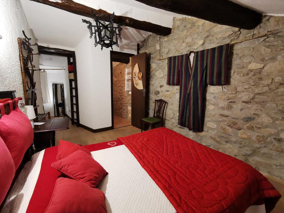 Logis Hotel Restaurant La Barguillere Saint-Pierre-de-Riviere Екстер'єр фото